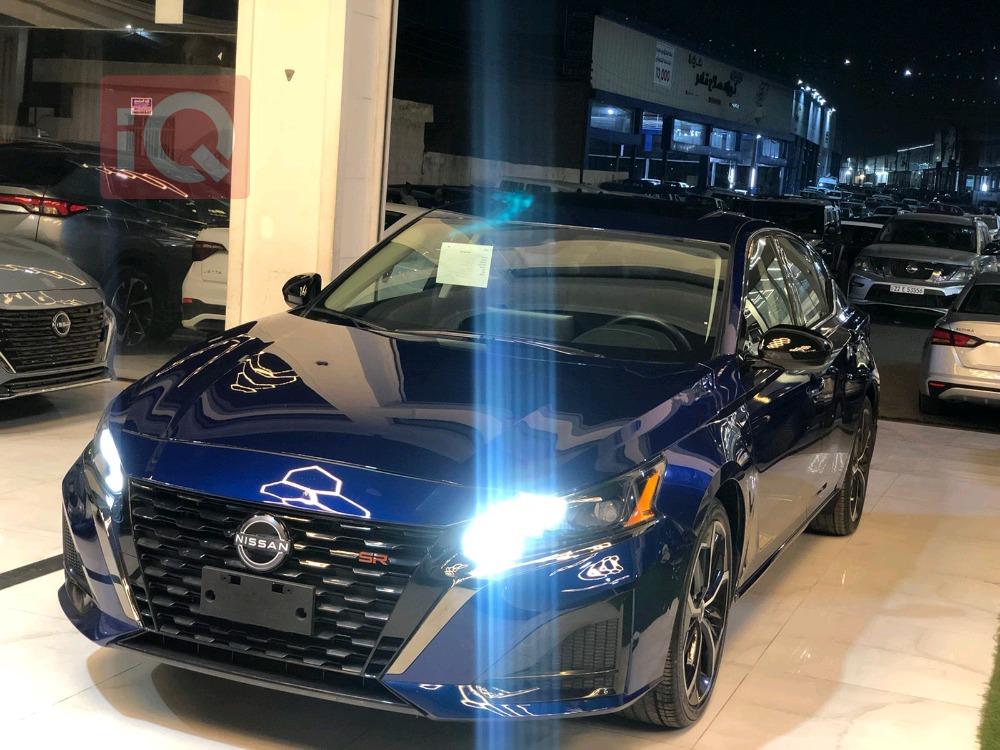 نيسان ألتيما